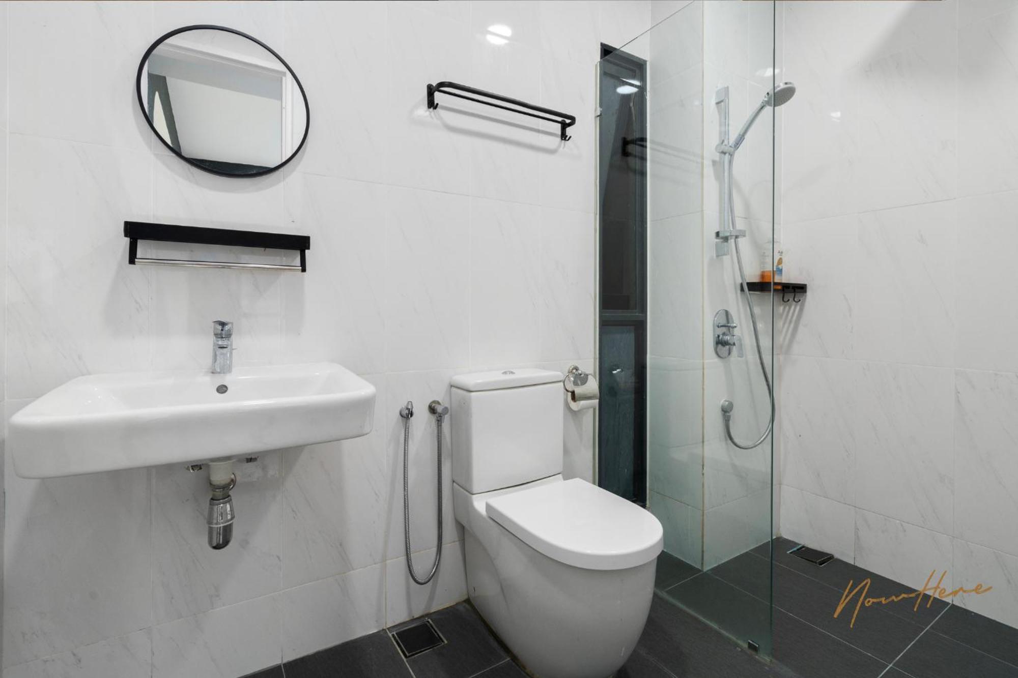 Nowhere 2br 4pax With Balcony Reizz Jalan Ampang Apartment *